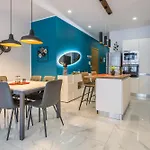 Urban Downtown Den In St Julians